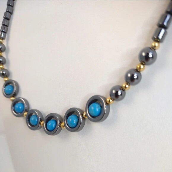 Turquoise Beaded Choker Necklace 18 inches - Picture 6 of 12